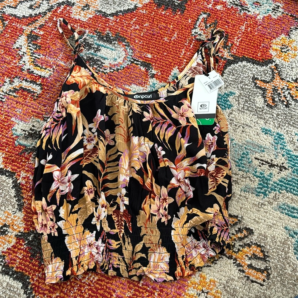 Women’s size small ripcurl crop top. Tropical pattern.